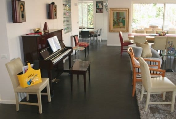 ריצוף פרקט שחור משעם