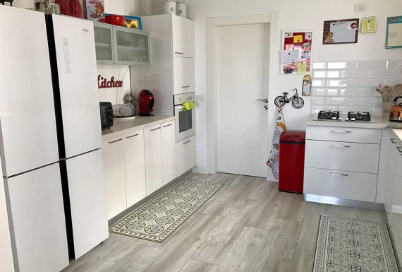 פרקט במטבח בהוד השרון