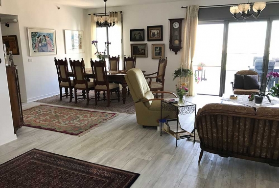 ריצוף פרקט בסלון