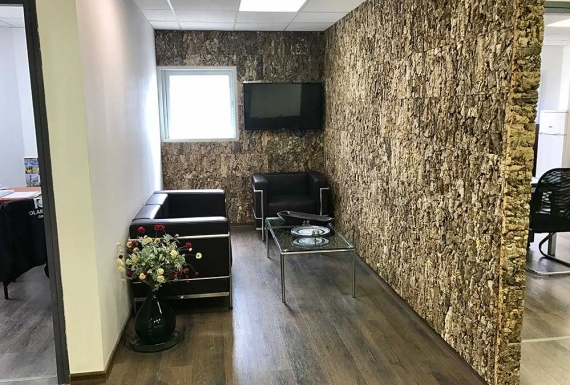 חיפוי שעם טבעי ואריחי שעם לקירות לעמדת המתנה