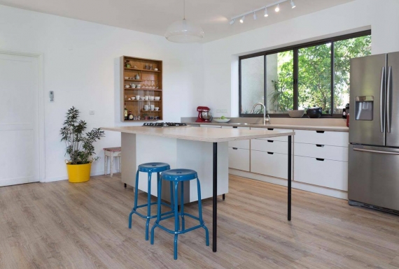 ריצוף פרקט למטבח