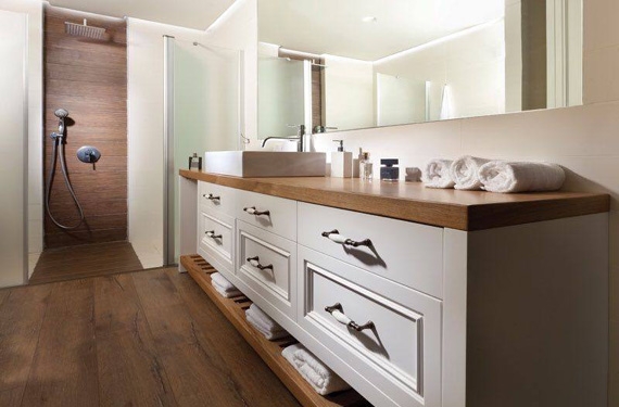 פרקט דמוי עץ לאמבטיה