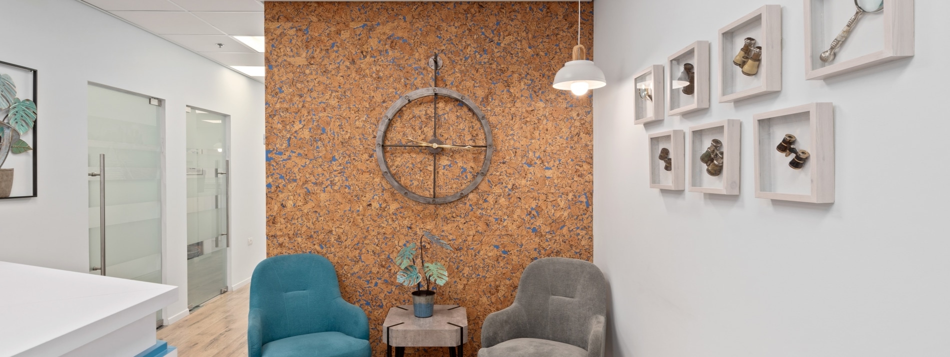 חיפוי קירות למשרד