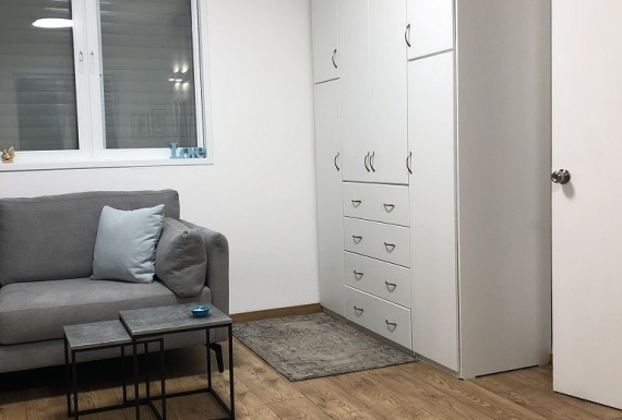 ריצוף פרקט למינציה תוצרת גרמניה בחדר שינה